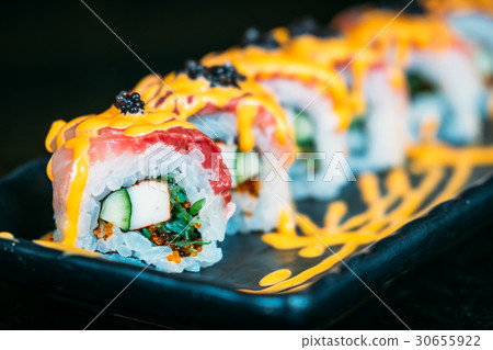 Hamachi sushi Hamachi sushi 30655922
