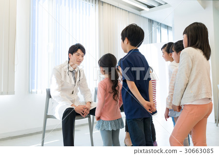 Health checkup Elementary school student medical examination medical image Health checkup Elementary school student medical examination medical image 30663085