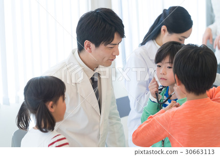 Health checkup Elementary school student medical examination medical image 30663113