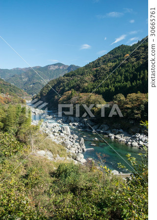Shikoku Saburo Yoshinogawa, Oboke (ridge) During the gorges the rafting is thriving 30665761