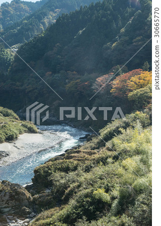 Shikoku Saburo Yoshinogawa，Oboke（山脊）在峽谷中，漂流正在蓬勃發展 30665770