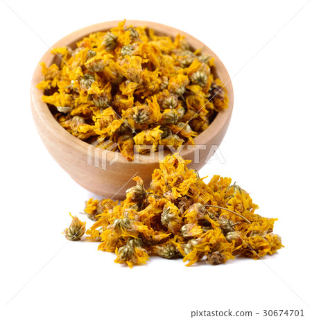 Dried chrysanthemum flowers isolated on white 30674701