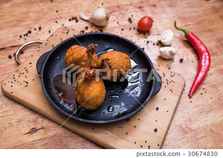 Wings of chicken in deep-fried 30674830