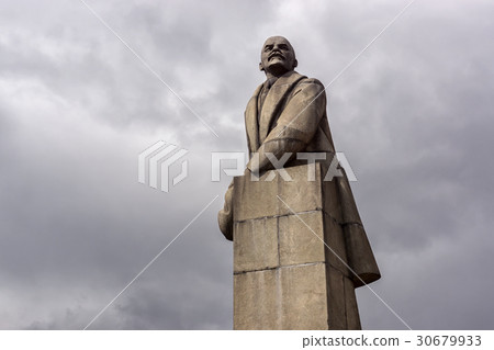Granite monument of Lenin with fur hat 30679933
