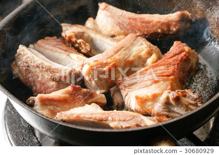 豬肉排骨 豬肉排骨 30680929