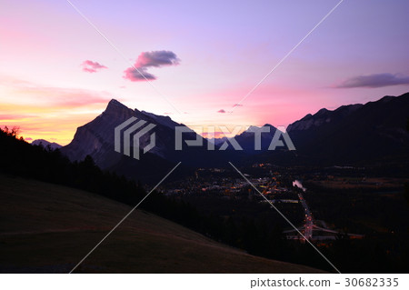 班夫的黎明 30682335