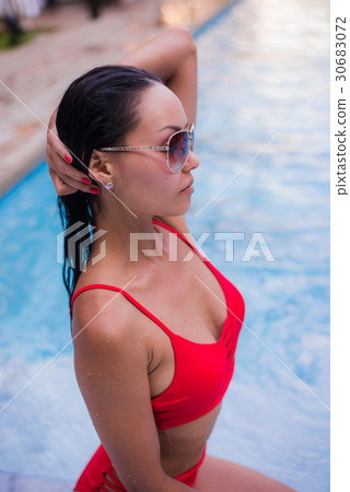 Fashion outdoor portrait of pretty sexy brunette Fashion outdoor portrait of pretty sexy brunette 30683072