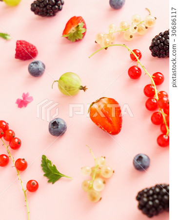 fresh berries 30686117