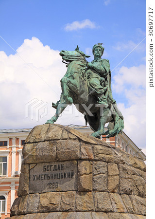 Ukraine. Kiev. The monument to Bogdan Khmelnitsky Ukraine. Kiev. The monument to Bogdan Khmelnitsky 30697717