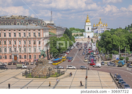 Ukraine. Kiev. The monument to Bogdan Khmelnitsky Ukraine. Kiev. The monument to Bogdan Khmelnitsky 30697722