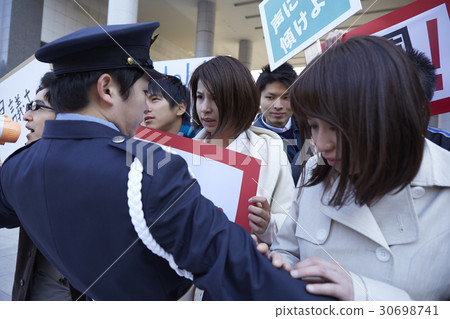 Crowd to do demo activities 30698741