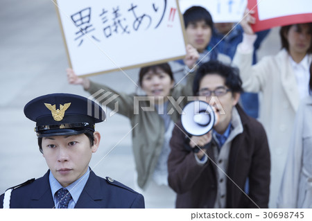 人群做演示活動 30698745