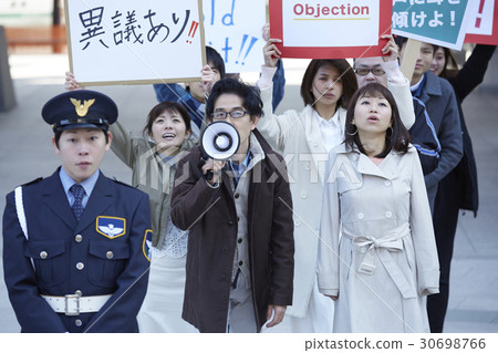 人群做演示活動 30698766