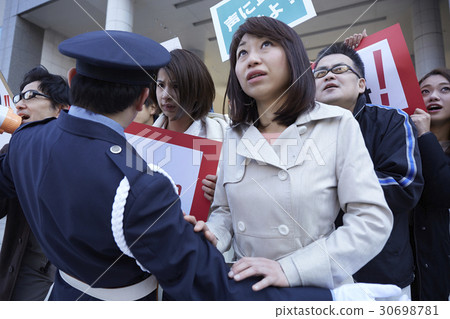 Crowd to do demo activities 30698781