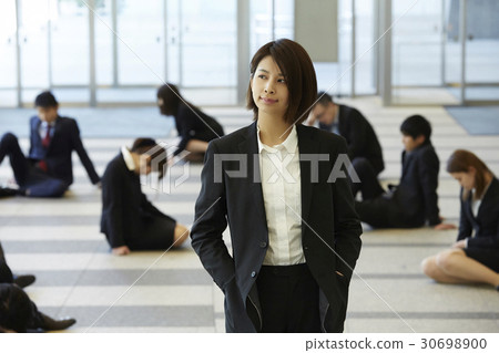 一個克服社會浪潮的女人 30698900