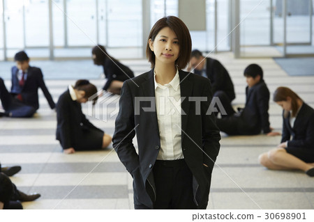 一個克服社會浪潮的女人 30698901