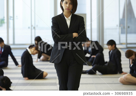 A woman who overcomes the waves of society A woman who overcomes the waves of society 30698935