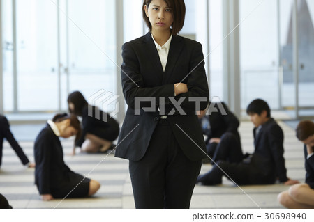 A woman who overcomes the waves of society A woman who overcomes the waves of society 30698940