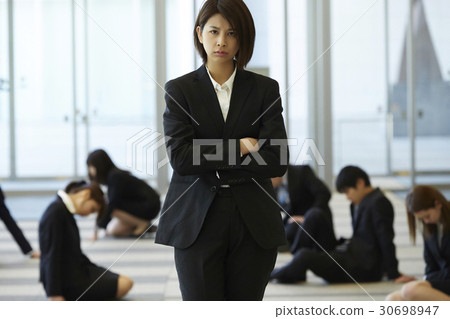 一個克服社會浪潮的女人 30698947