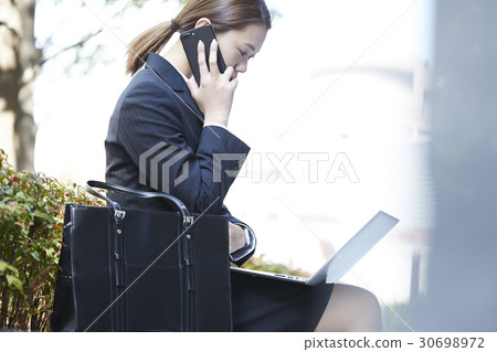 Business call 30698972