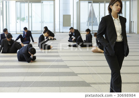 一個克服社會浪潮的女人 30698984