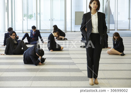 一個克服社會浪潮的女人 30699002