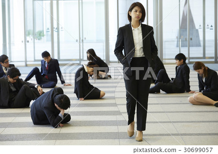 一個克服社會浪潮的女人 30699057