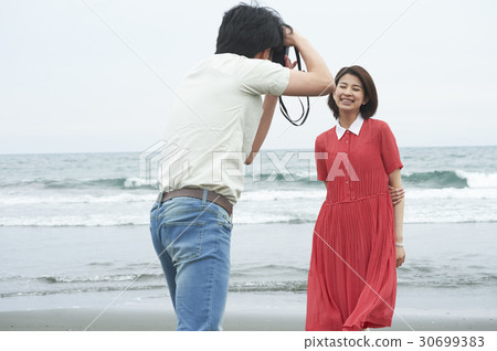 Retro couple memorial photo 30699383