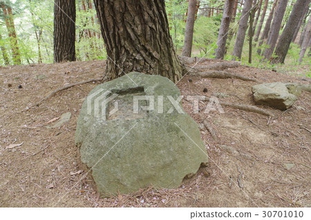 遺跡在Hayashi城堡遺址的本石Shinshu Shinshu松本城遺址戰國時期的山城被信濃入侵的武田信玄摧毀 30701010