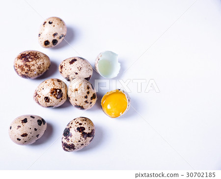 Fresh quail eggs in the shell Fresh quail eggs in the shell 30702185