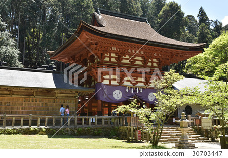 [World Heritage Kii Mountain Range Sacred Sites and Pilgrimage Routes] [Kii Kuni Ichinomiya] Early Summer Niutsuhime Shrine Precincts Katsuragi Town, Ito District, Wakayama Prefecture 30703447