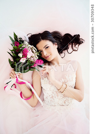 Perfect Model Girl with Flower Arrangement Perfect Model Girl with Flower Arrangement 30709348