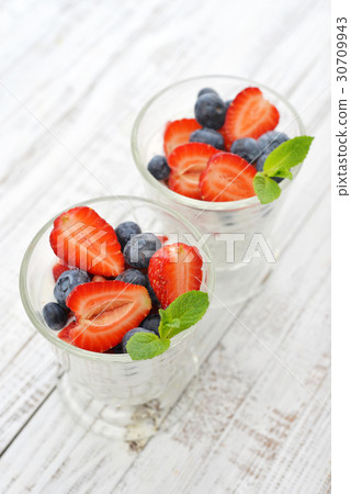 Pudding with chia seeds 30709943