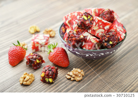 Turkish delight with nuts 30710125