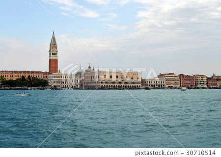 Campanile and Doge's palace 30710514