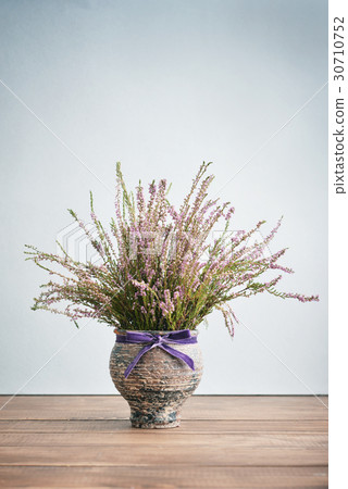 Heather in vase 30710752