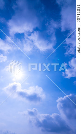 Sky and clouds in May (Vertical) 30711851