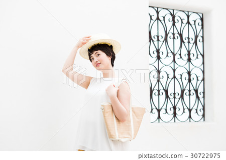 年輕的女士 30722975