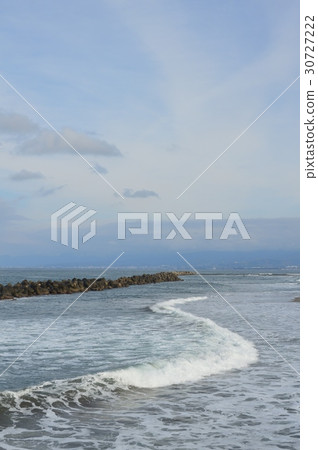 Wave beach (Iwasehama Beach / Toyama City Iyase, Toyama Prefecture) Wave beach (Iwasehama Beach / Toyama City Iyase, Toyama Prefecture) 30727222