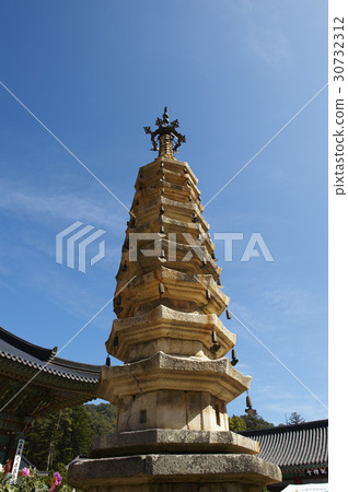 Woljeongsa Octagonal Stone Pagoda (National Treasure No. 48), Woljeongsa Temple, Odaesan, Pyeongchang-gun, Gangwon-do 30732312