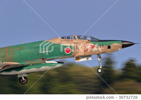 空中自衛隊戰鬥機著陸RF-4E 30732726