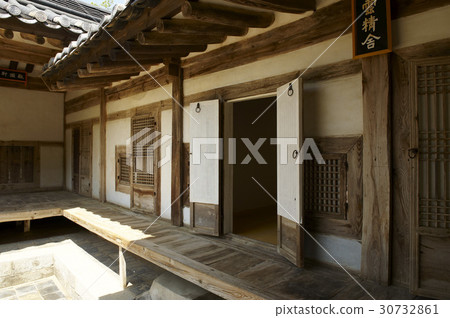 Dosan Seowon, Andong City, Gyeongbuk 30732861
