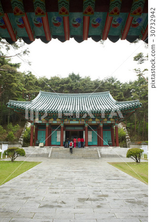 Chungmu Corporation, Hansan Island Cheongmugong Ruins, Hansan Island, Tongyeong City, Gyeongnam 30732942