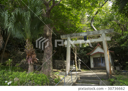 Kurumeyamajima Minoruzu Jiro Shrine Kurumeyamajima Minoruzu Jiro Shrine 30736662