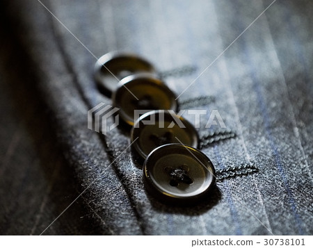 奢華男士服裝秋冬材質西裝材質宏袖扣 30738101