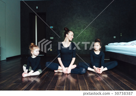 Mom and two daughters spend time together Mom and two daughters spend time together 30738387