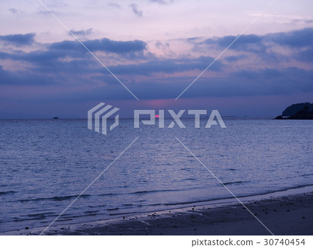 Koh Lipe · Eclipse at Sunrise from Koh Lipe Koh Lipe · Eclipse at Sunrise from Koh Lipe 30740454