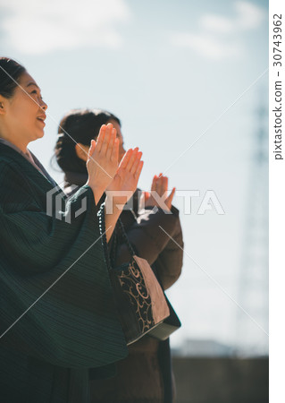 拜拜 父母和小孩 親子 30743962