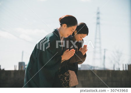 拜拜 父母和小孩 親子 30743968