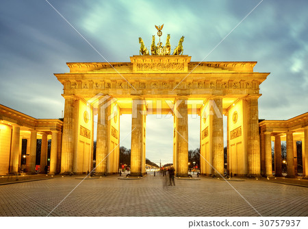 Brandenburg gate at dusk Brandenburg gate at dusk 30757937